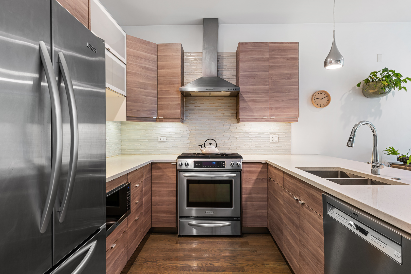 2324 W Huron Street Unit: 1E