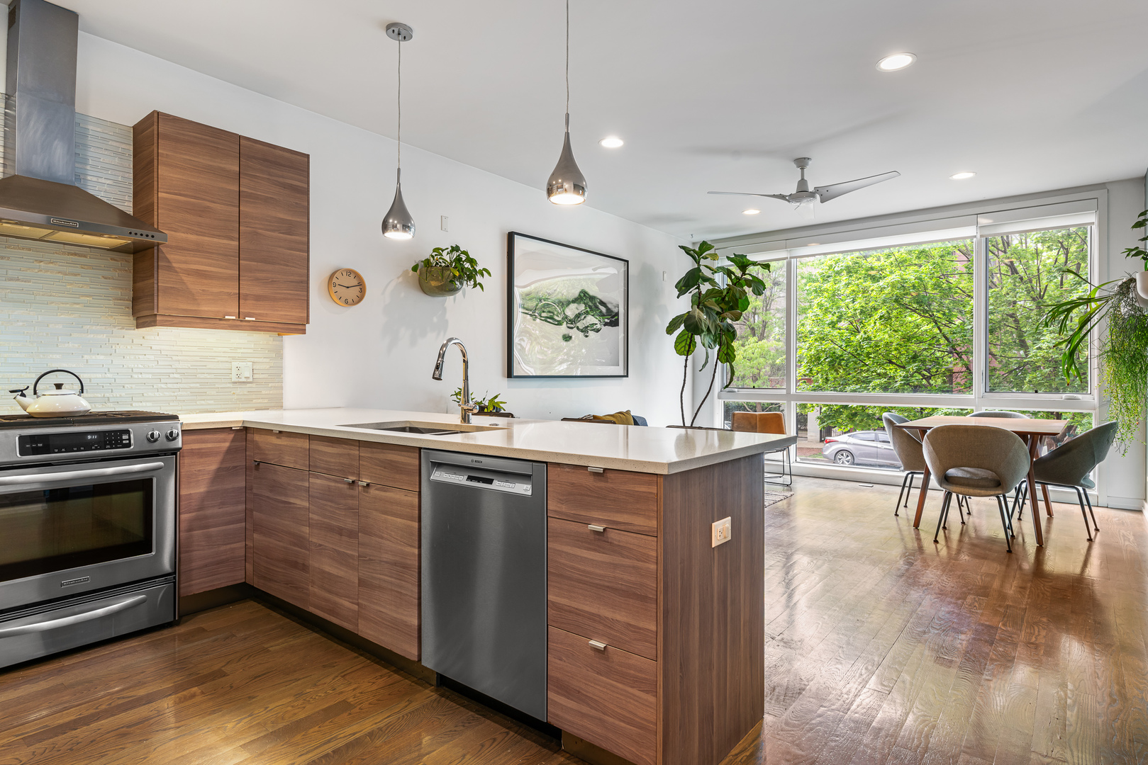 2324 W Huron Street Unit: 1E