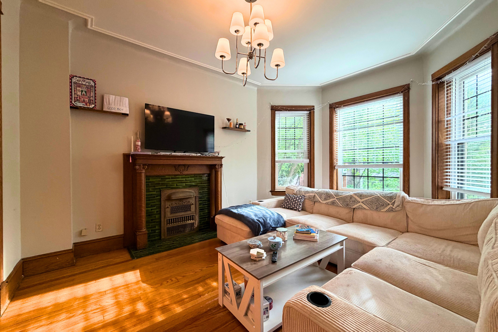 3727 N LAKEWOOD Avenue Unit: 2