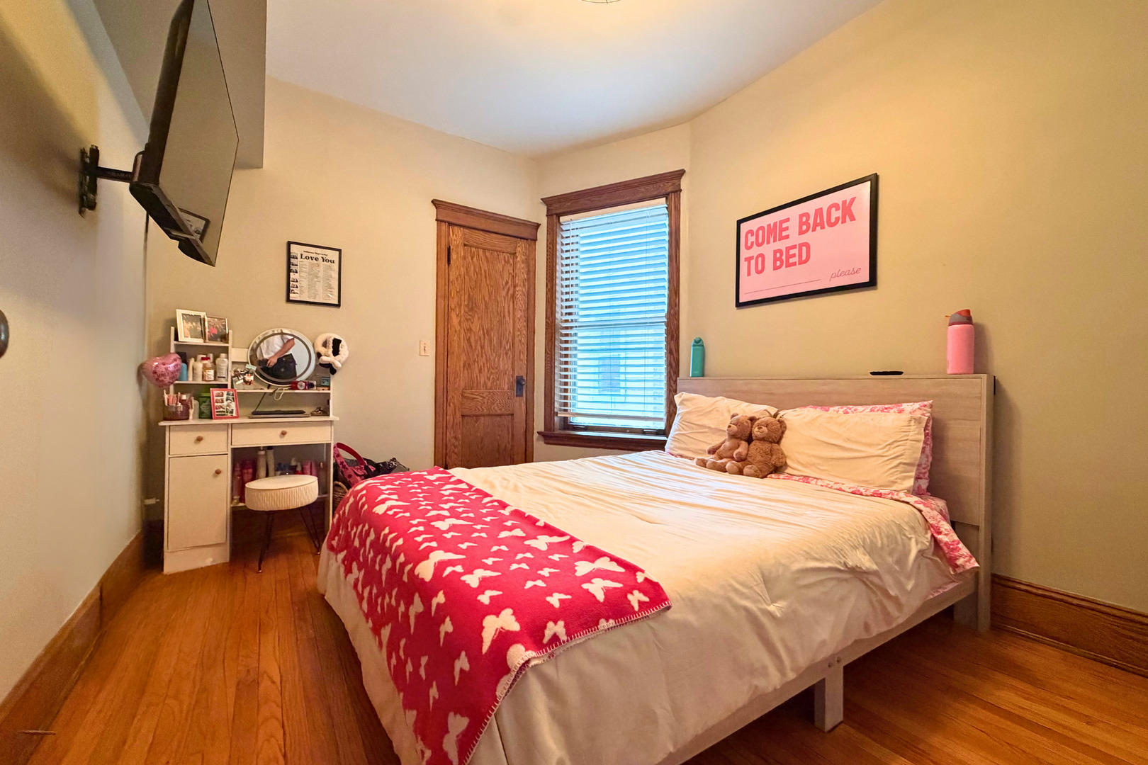 3727 N LAKEWOOD Avenue Unit: 2