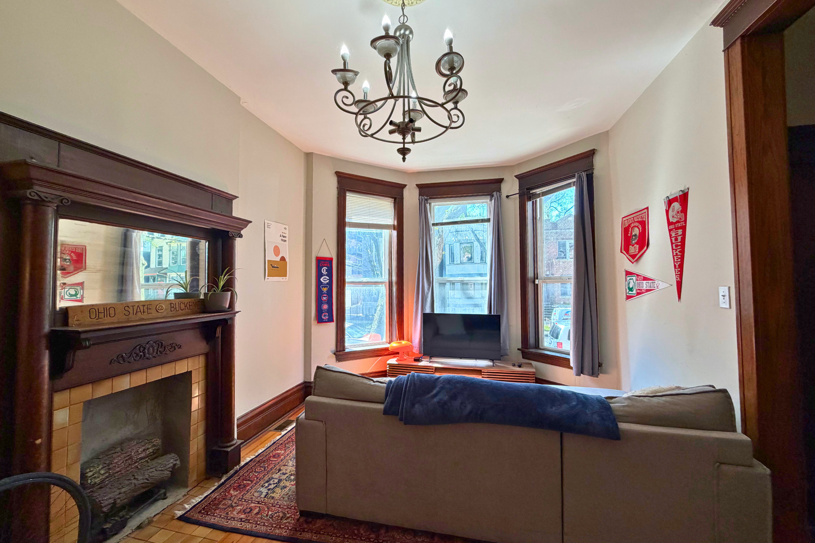 1016 W OAKDALE Avenue Unit: 1