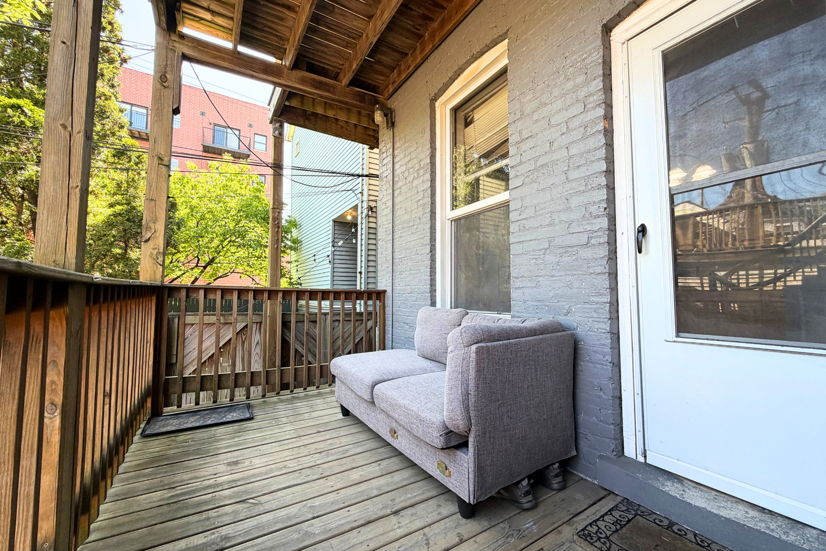 1016 W OAKDALE Avenue Unit: 1