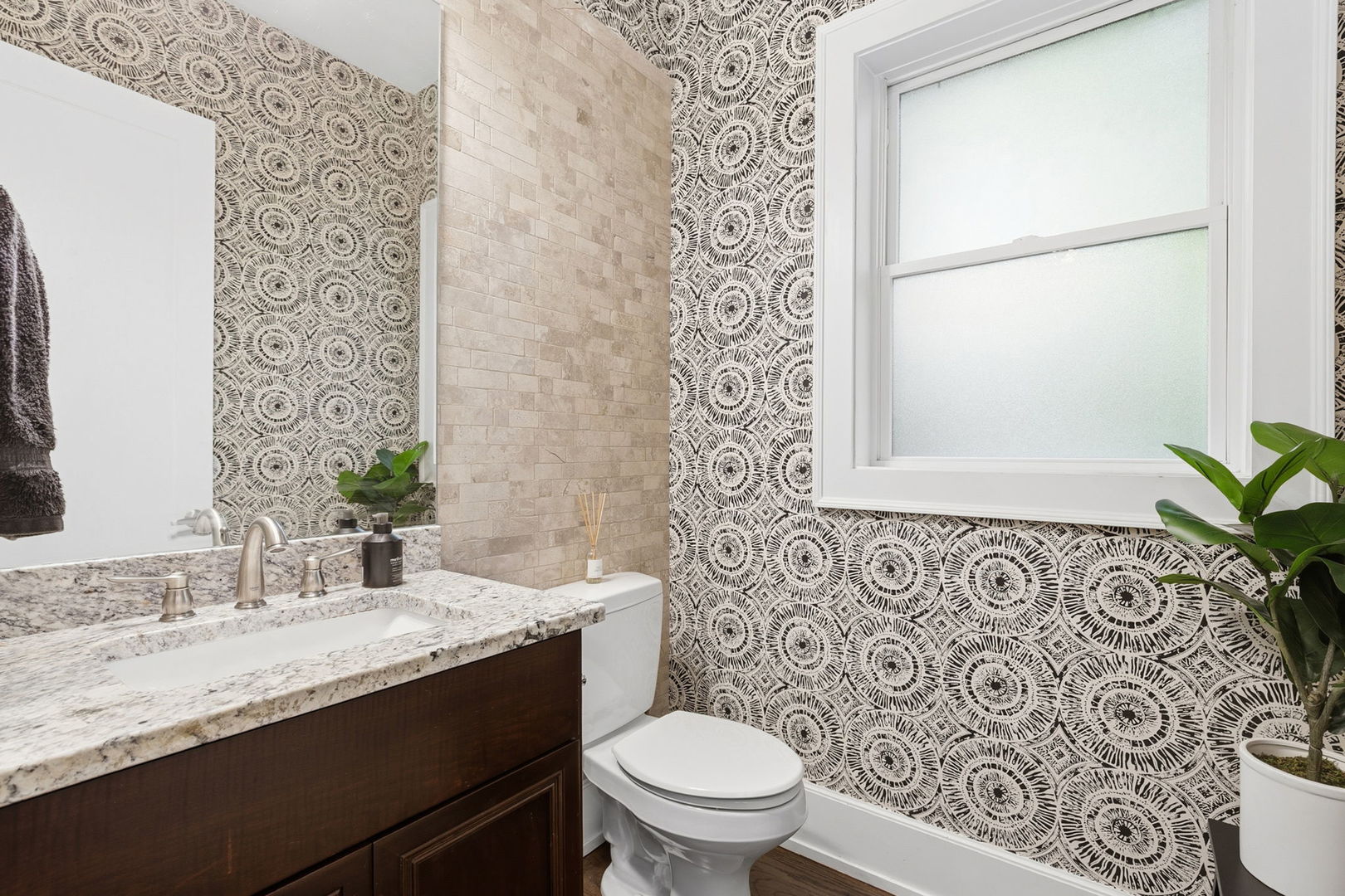 2717 N Racine Avenue Unit: 1