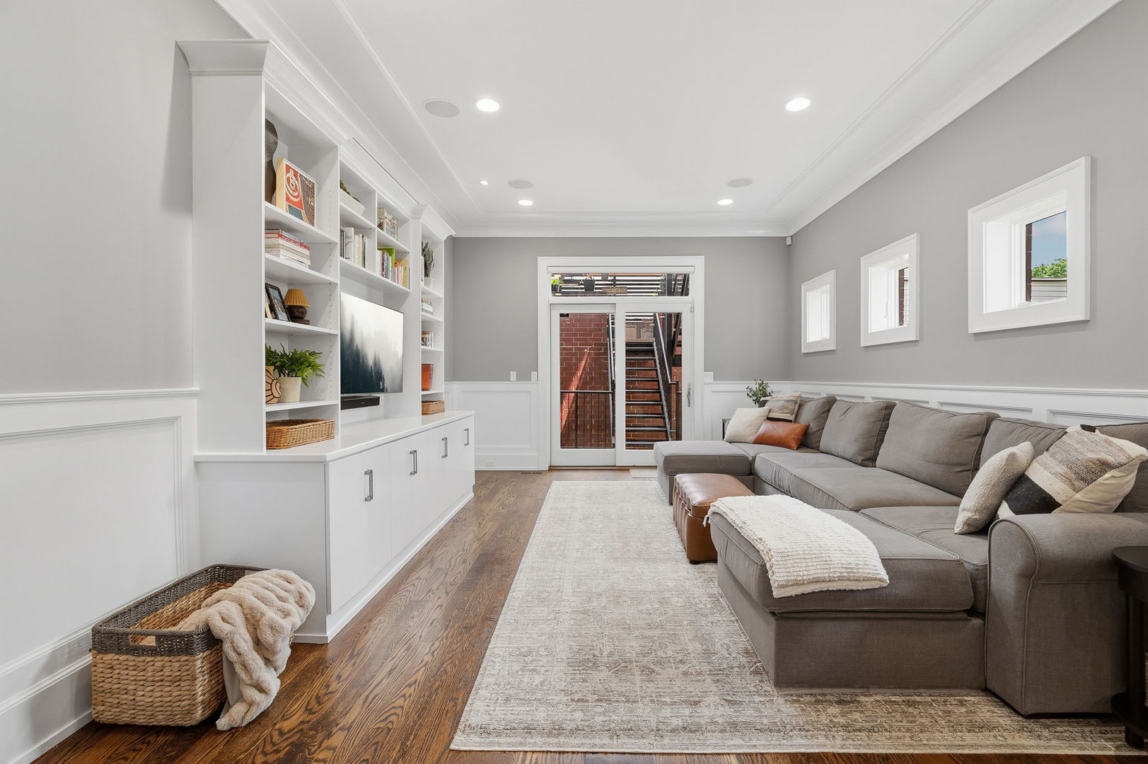 2717 N Racine Avenue Unit: 1