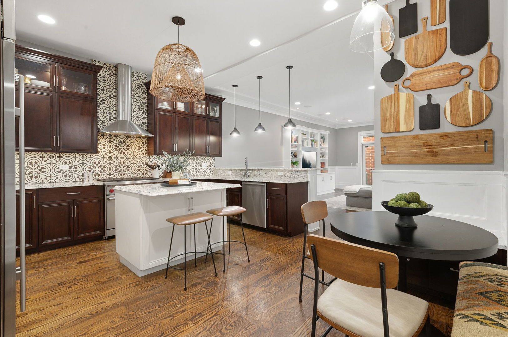 2717 N Racine Avenue Unit: 1