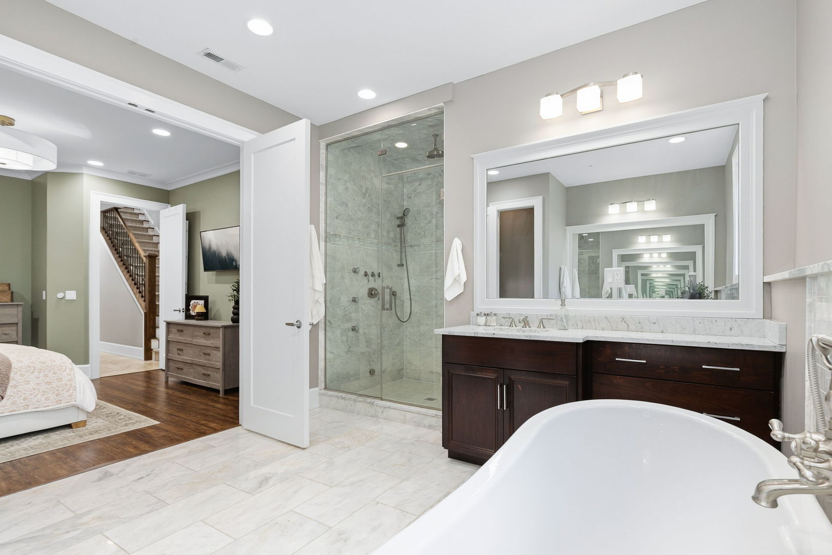 2717 N Racine Avenue Unit: 1