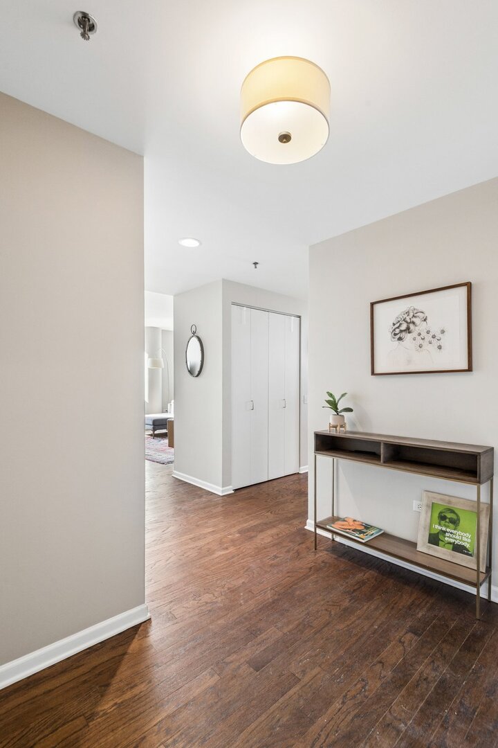 1515 S Prairie Avenue Unit: 914
