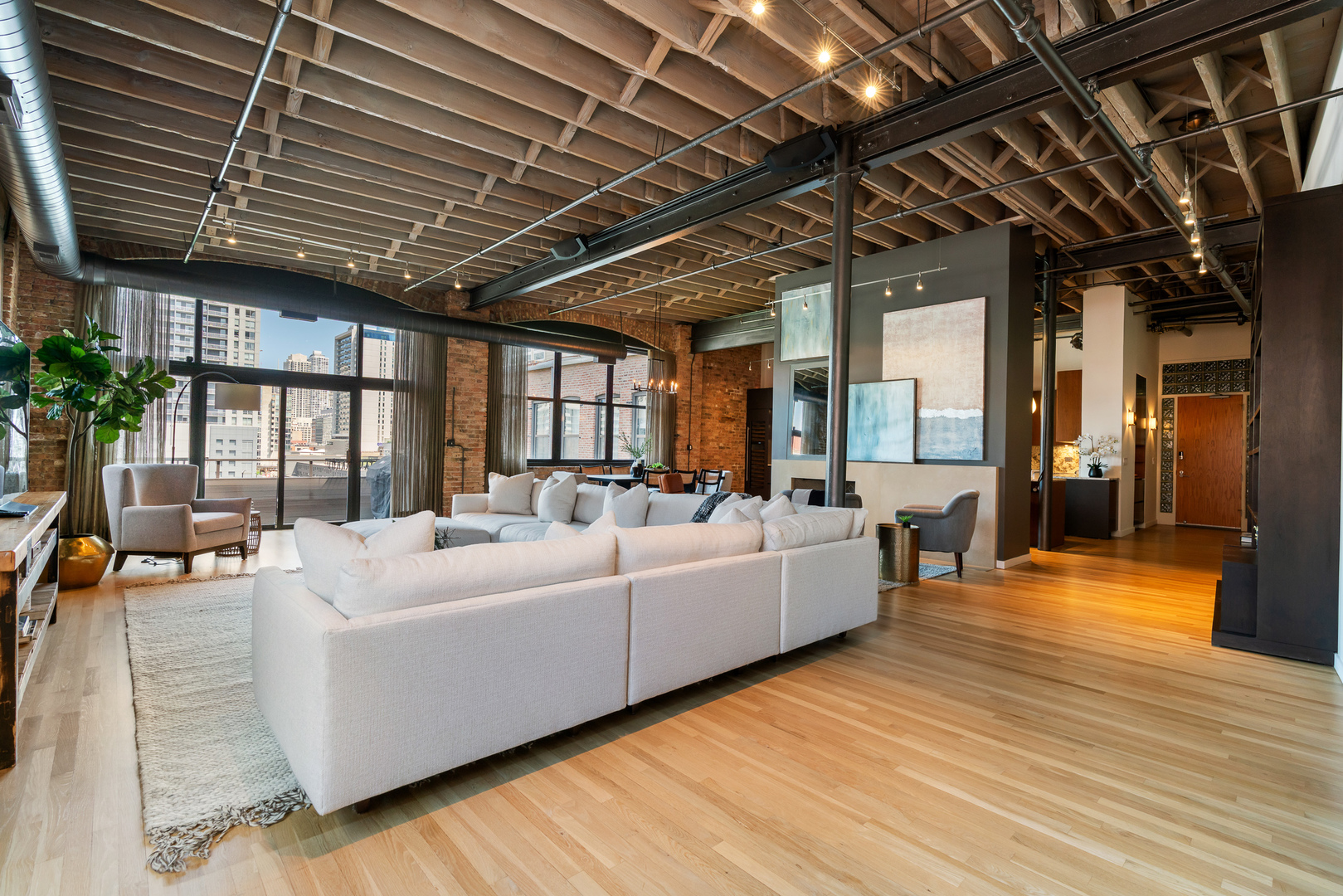 420 W Grand Avenue Unit: 5D