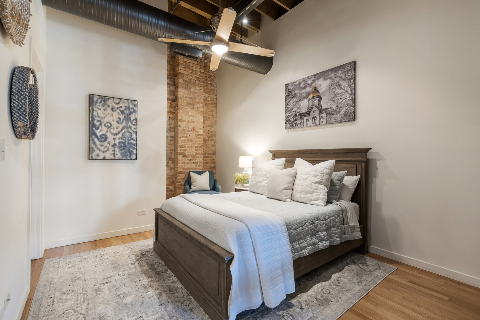 420 W Grand Avenue Unit: 5D