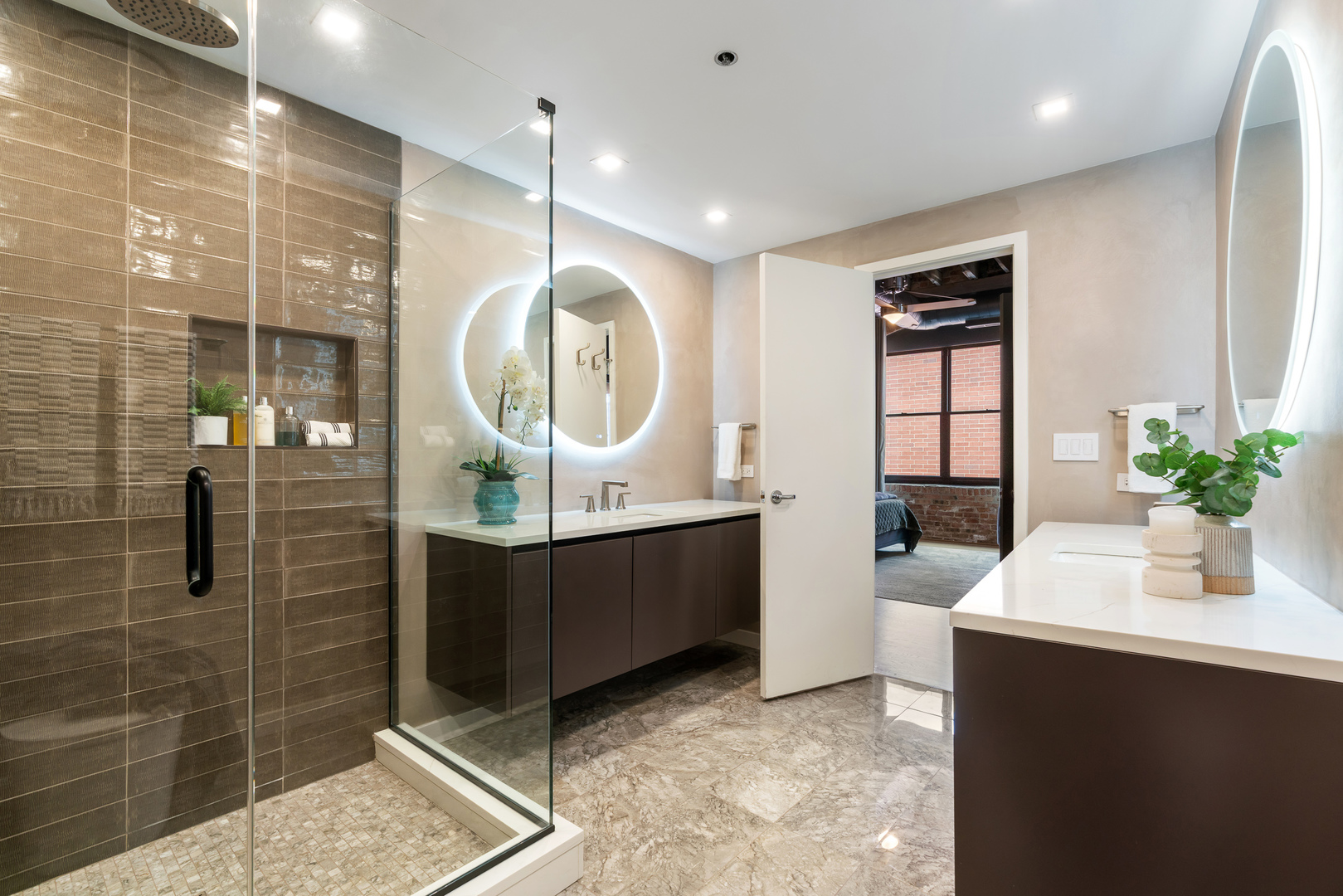 420 W Grand Avenue Unit: 5D