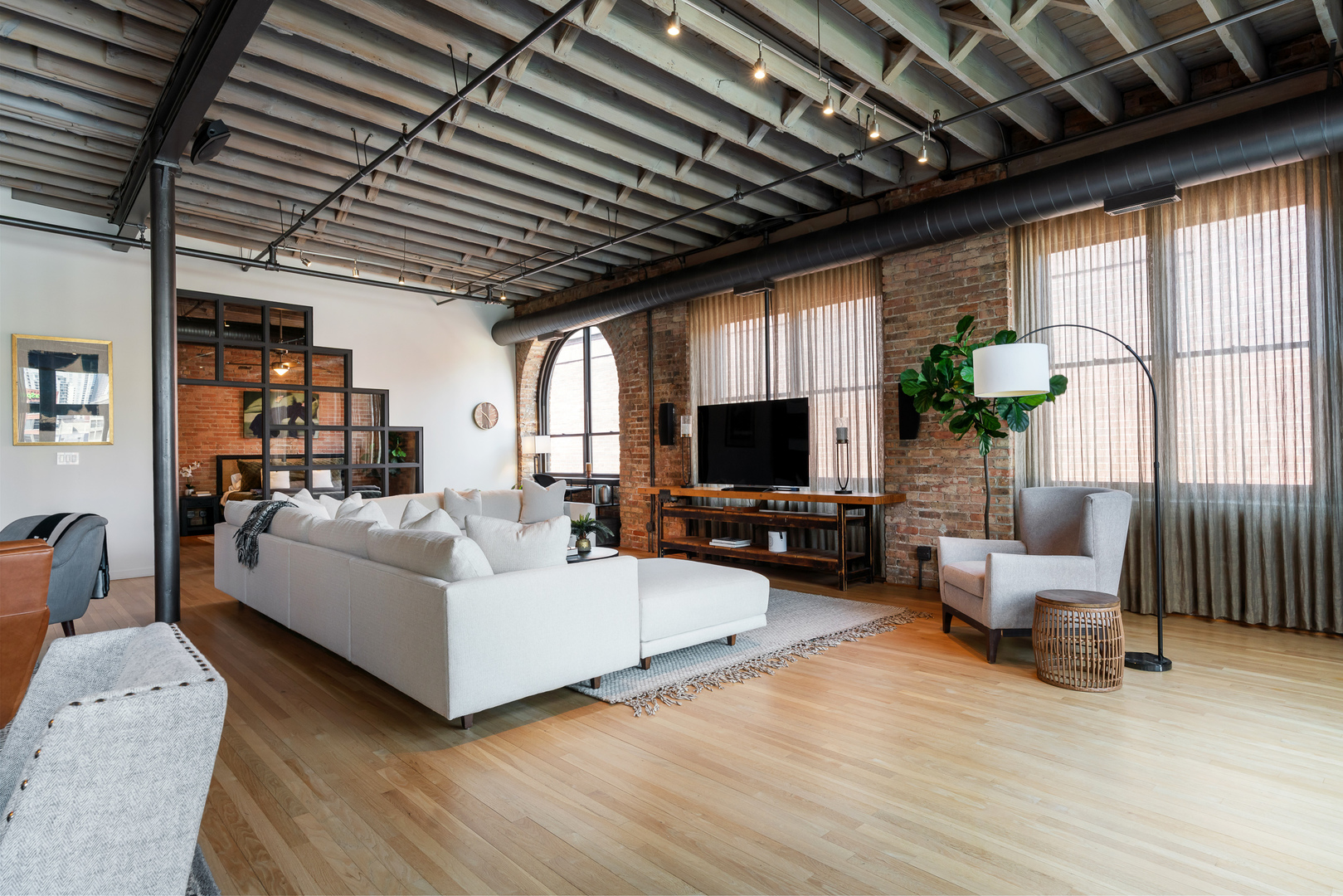 420 W Grand Avenue Unit: 5D
