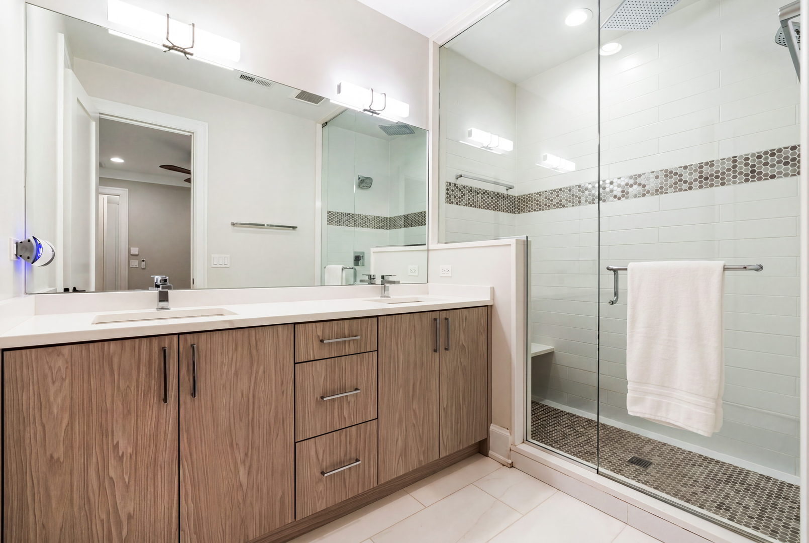 2738 N Racine Avenue Unit: 1w