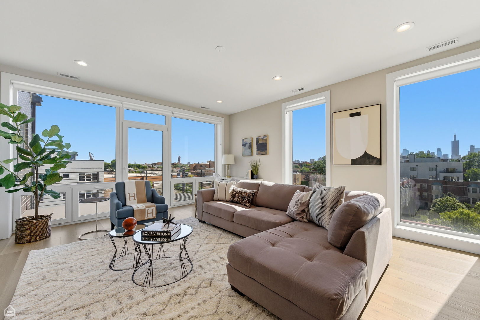 2342 W Adams Street Unit: 505