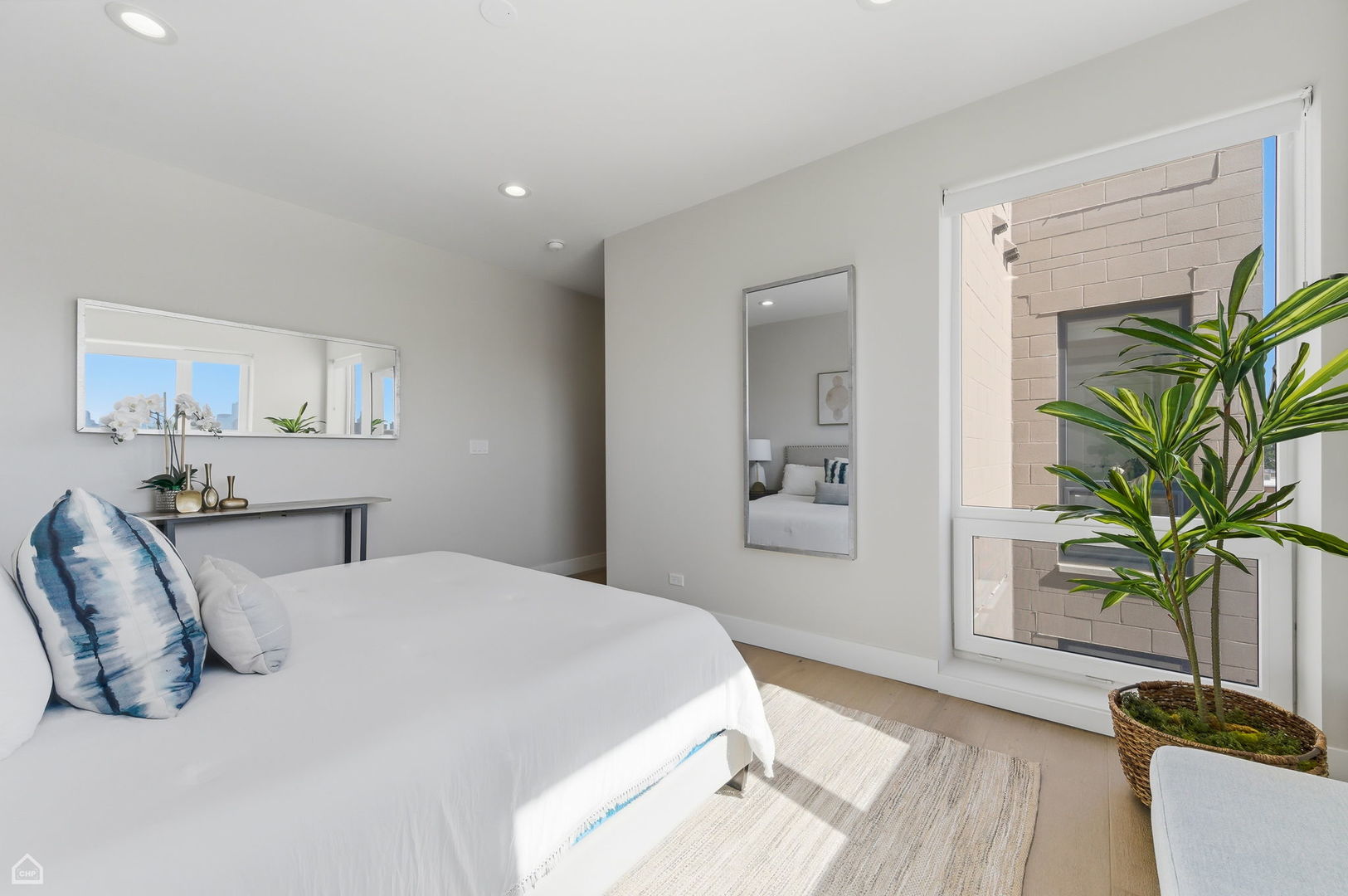 2342 W Adams Street Unit: 505