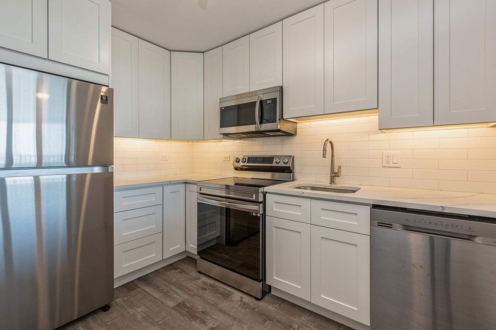 111 W Maple Street Unit: 3311