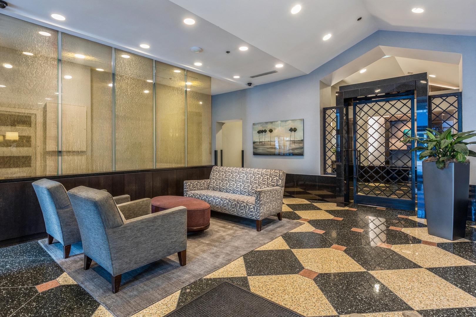 111 W Maple Street Unit: 3311