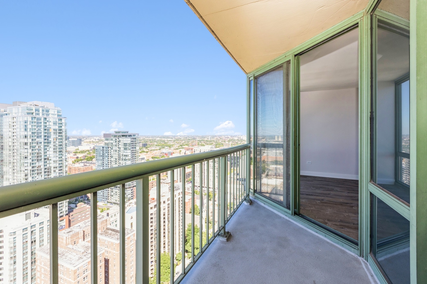 111 W Maple Street Unit: 3311