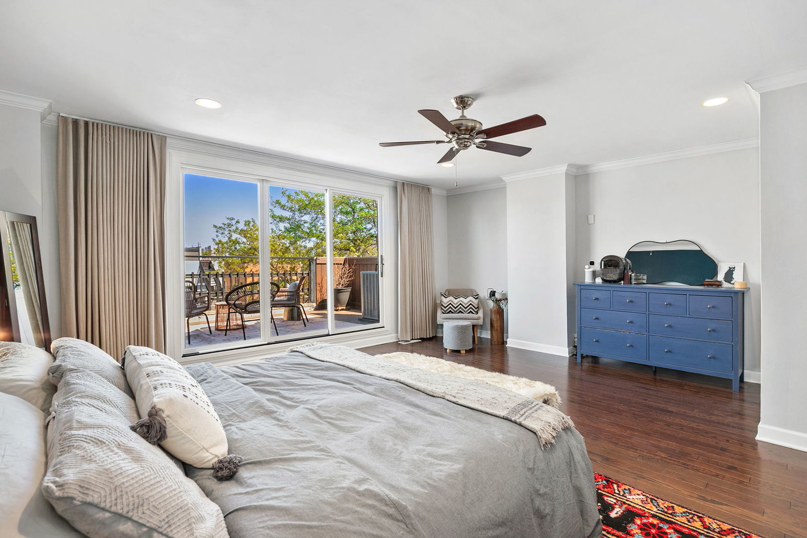 1067 N Hermitage Avenue Unit: 3