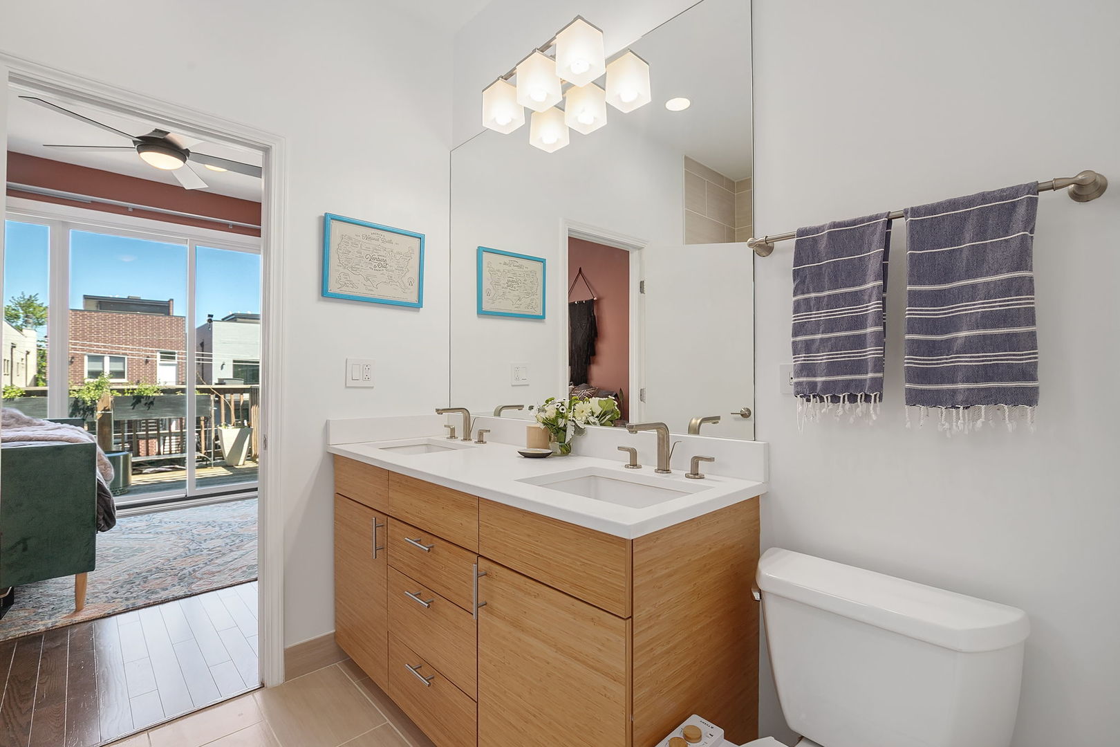 1067 N Hermitage Avenue Unit: 3