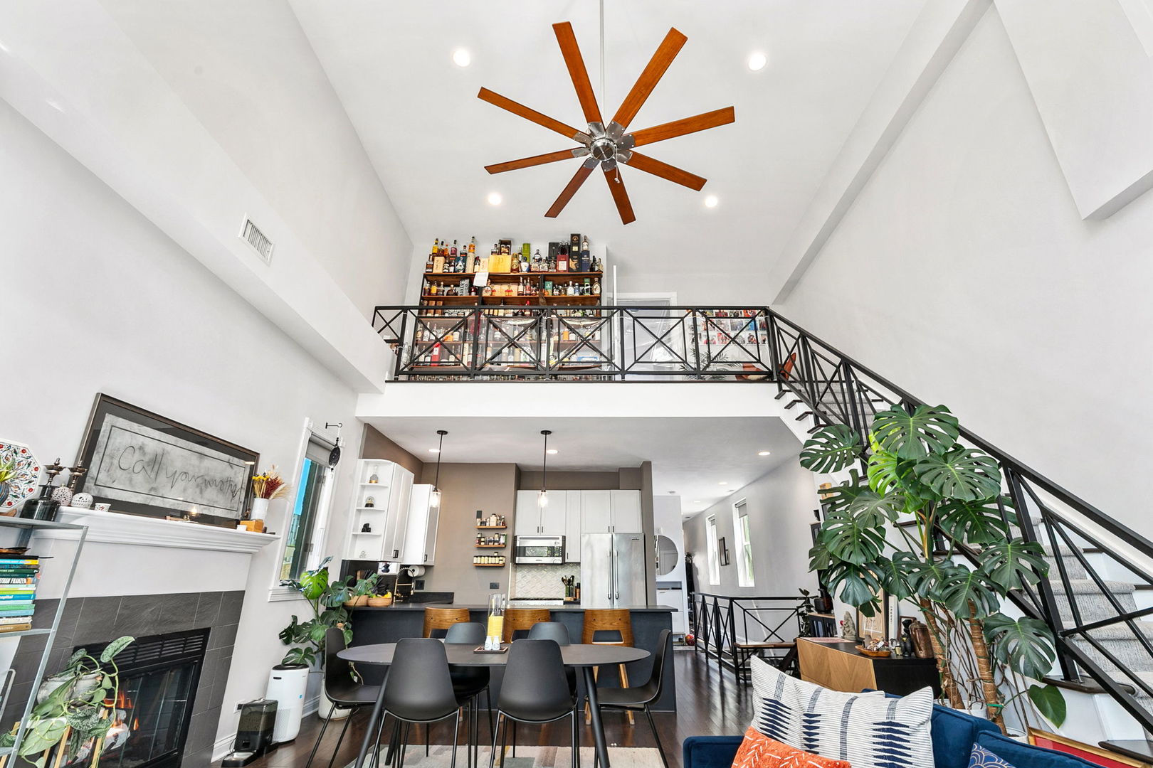 1067 N Hermitage Avenue Unit: 3