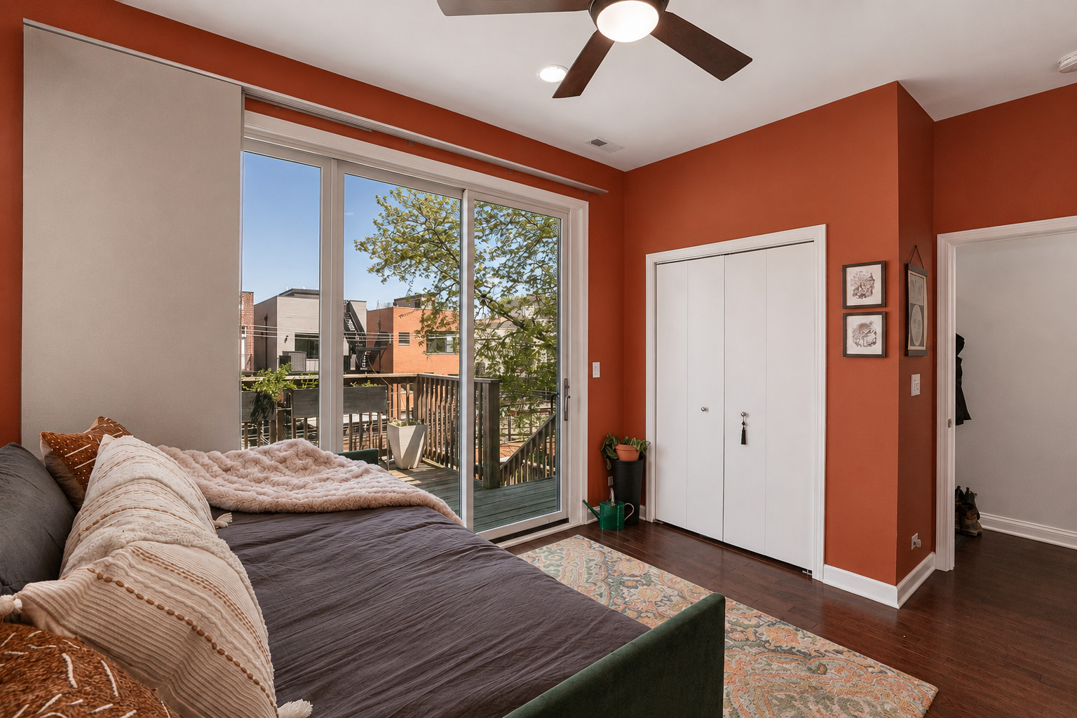 1067 N Hermitage Avenue Unit: 3