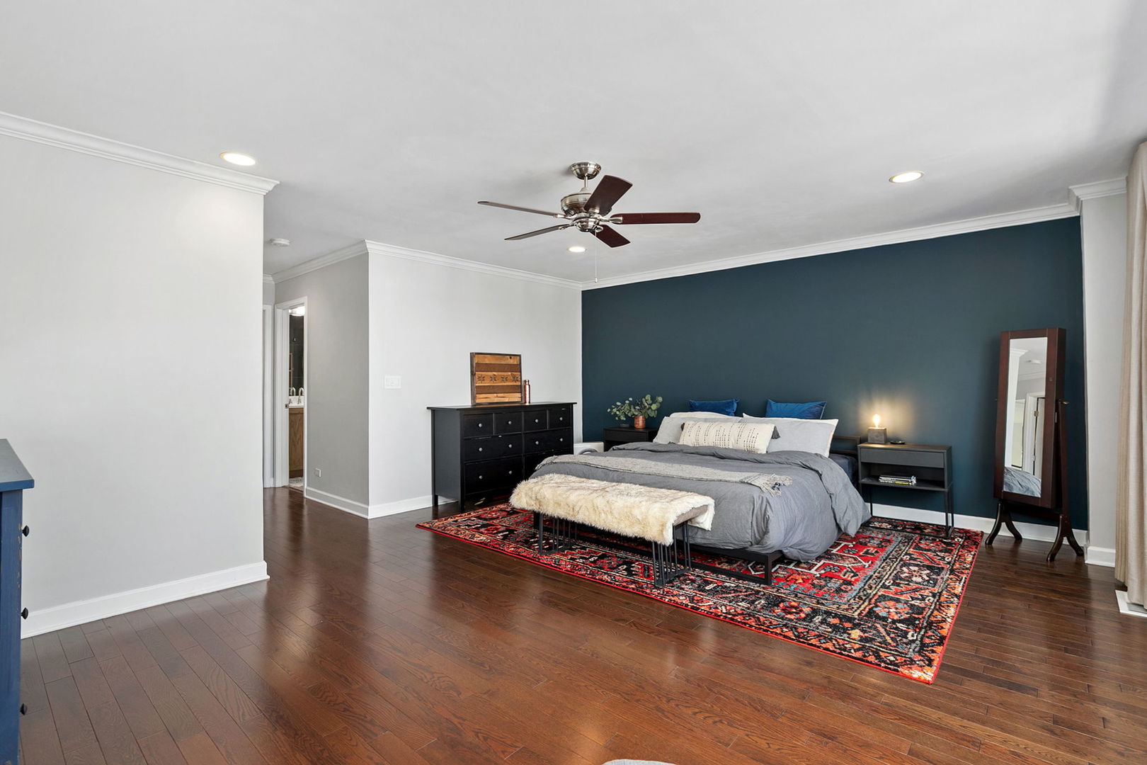 1067 N Hermitage Avenue Unit: 3