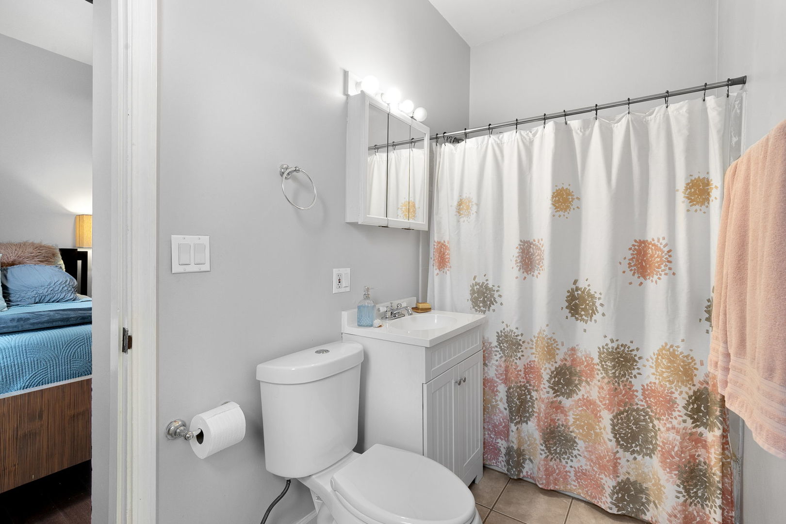 839 W Lakeside Place Unit: 2W