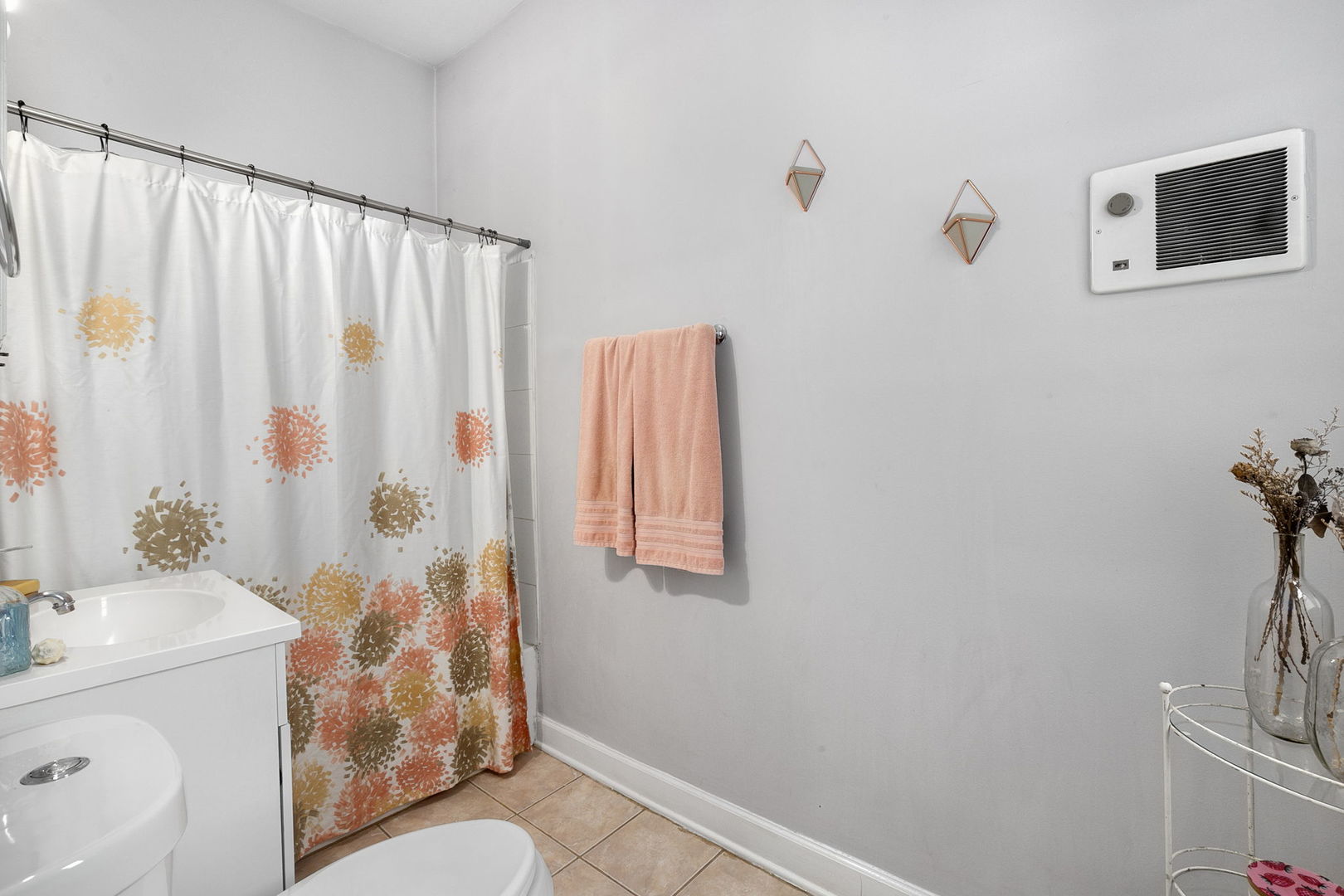 839 W Lakeside Place Unit: 2W