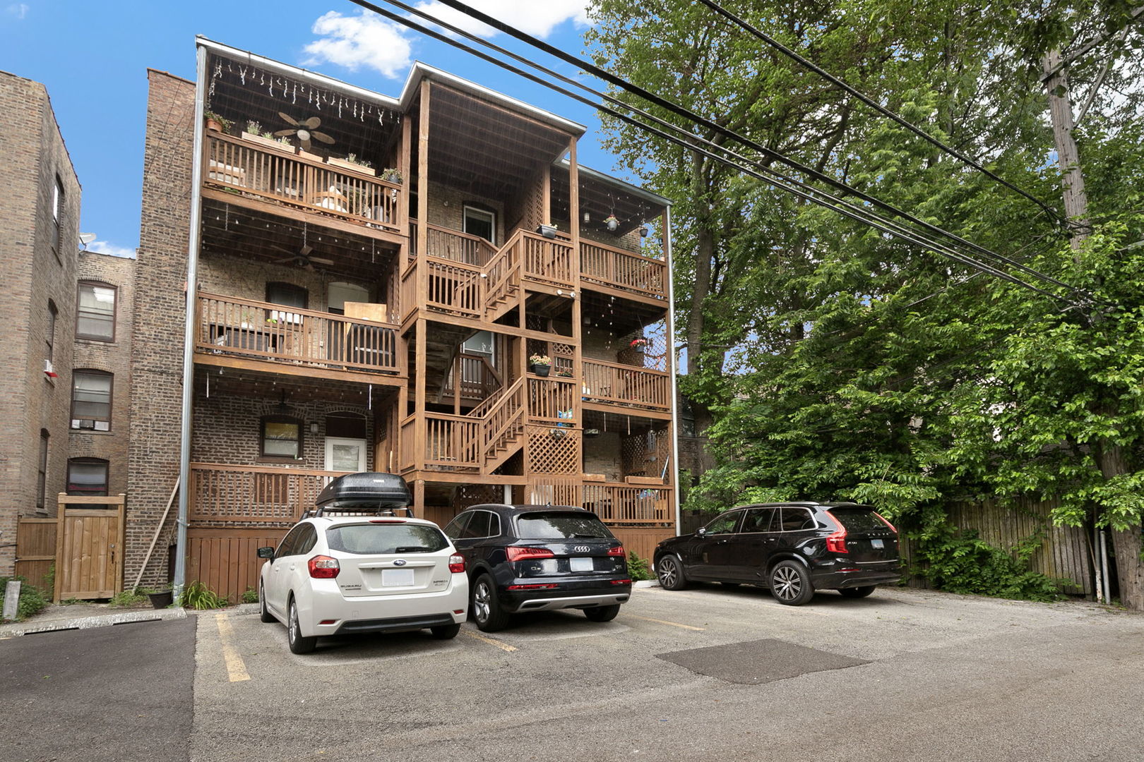 839 W Lakeside Place Unit: 2W