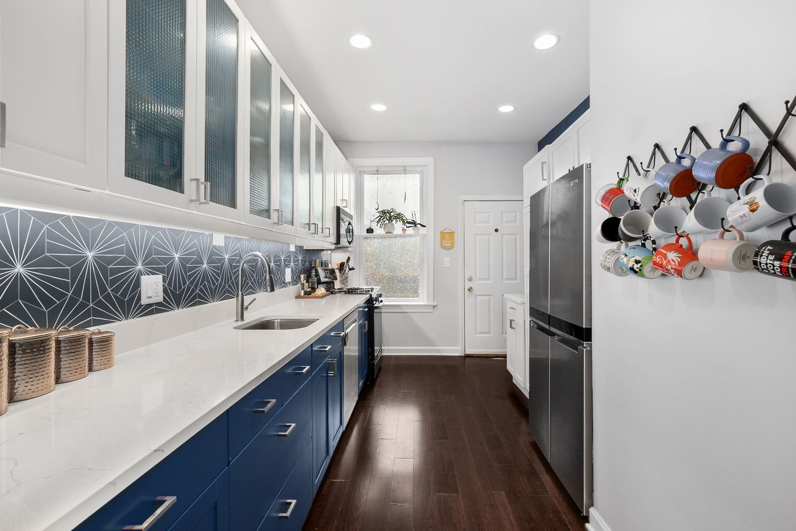 839 W Lakeside Place Unit: 2W