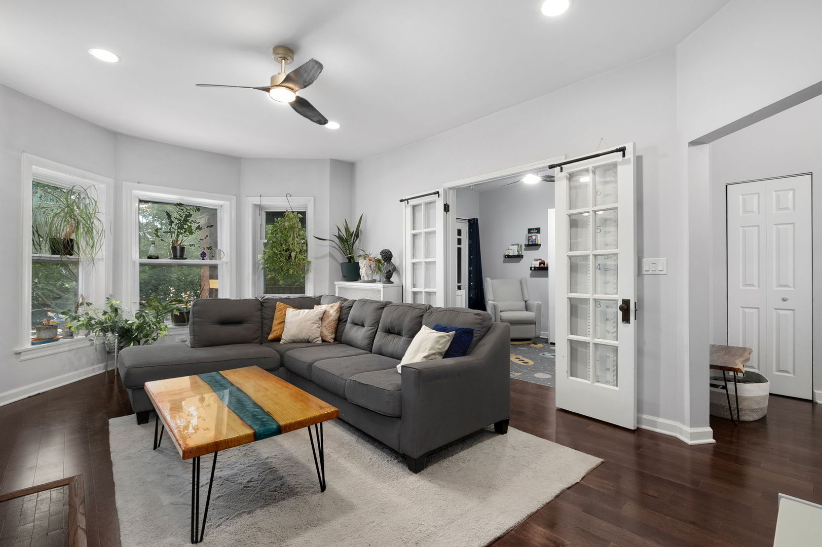 839 W Lakeside Place Unit: 2W