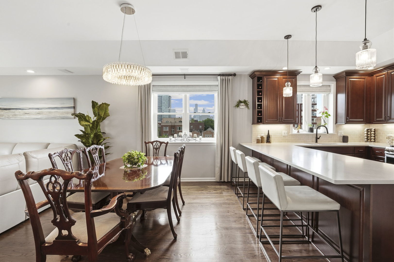 1422 N Orleans Street Unit: 3S