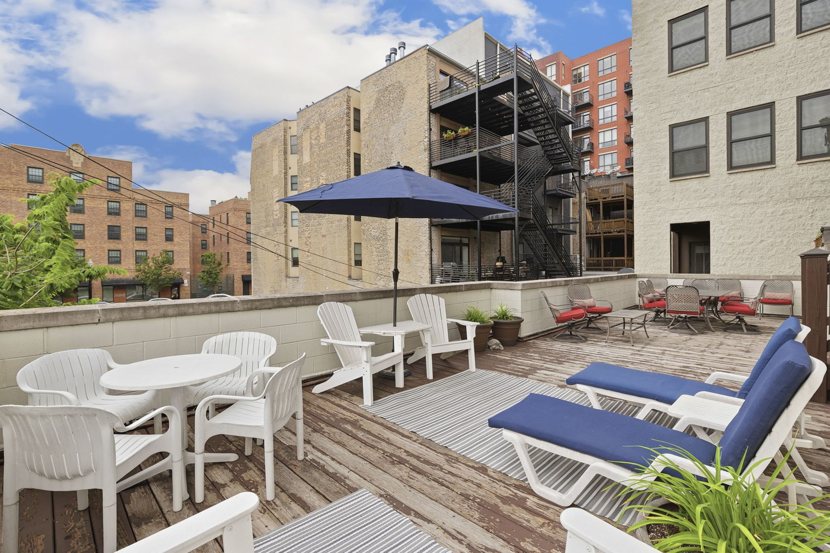 1422 N Orleans Street Unit: 3S