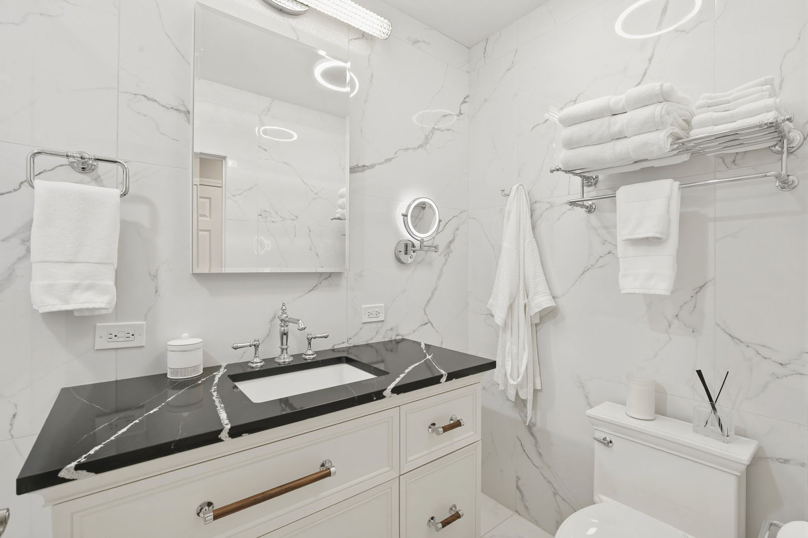 1422 N Orleans Street Unit: 3S