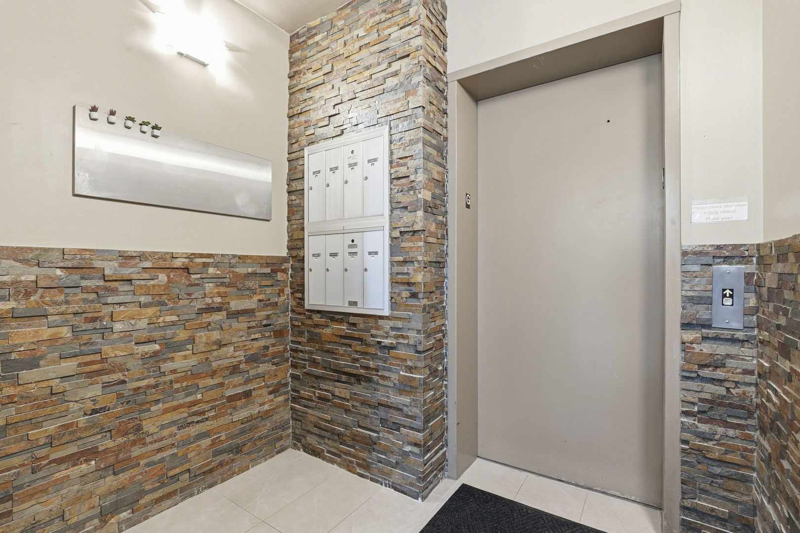 1422 N Orleans Street Unit: 3S