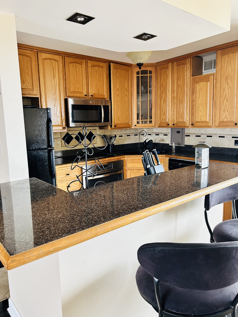 3930 N PINE GROVE Avenue Unit: 2616