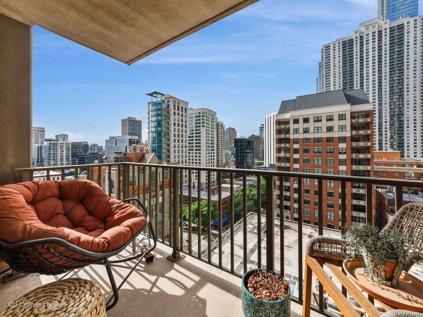 635 N Dearborn Street Unit: 1301