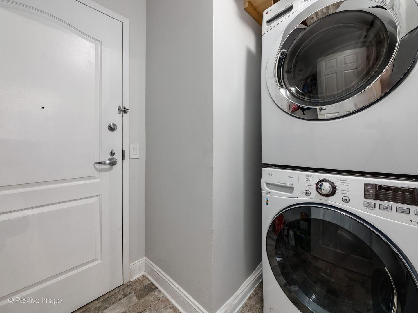 635 N Dearborn Street Unit: 1301