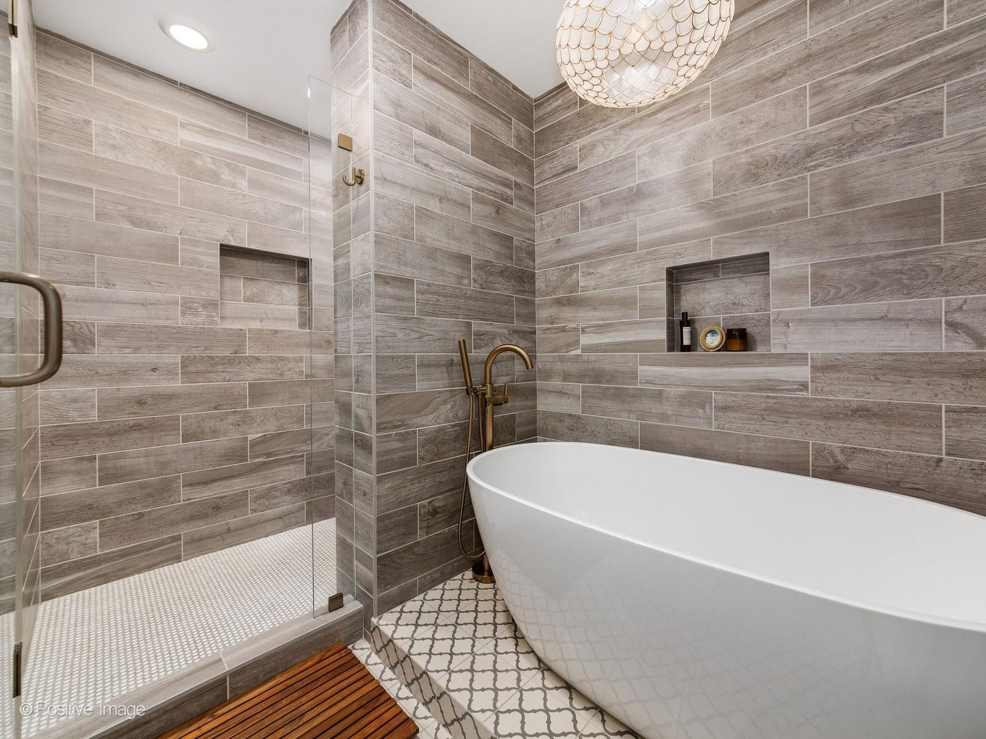635 N Dearborn Street Unit: 1301