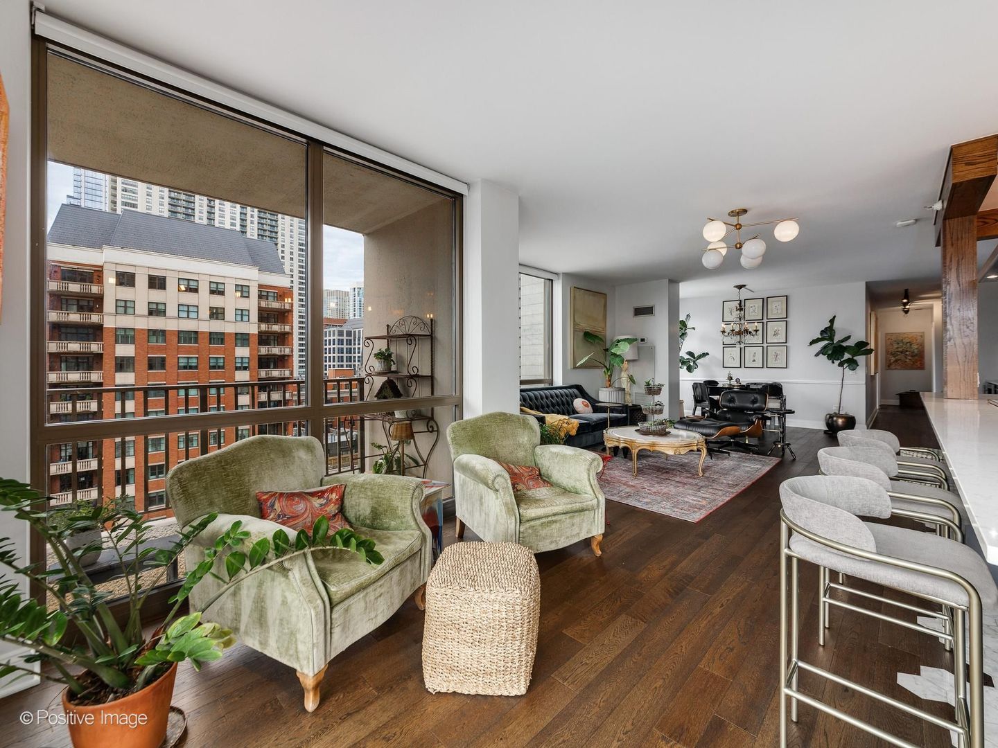 635 N Dearborn Street Unit: 1301