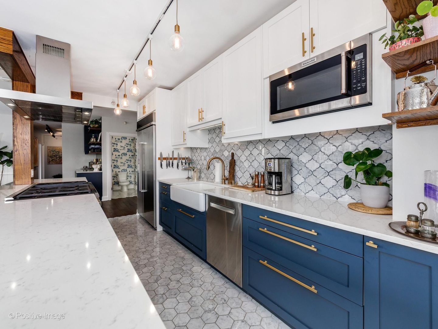 635 N Dearborn Street Unit: 1301