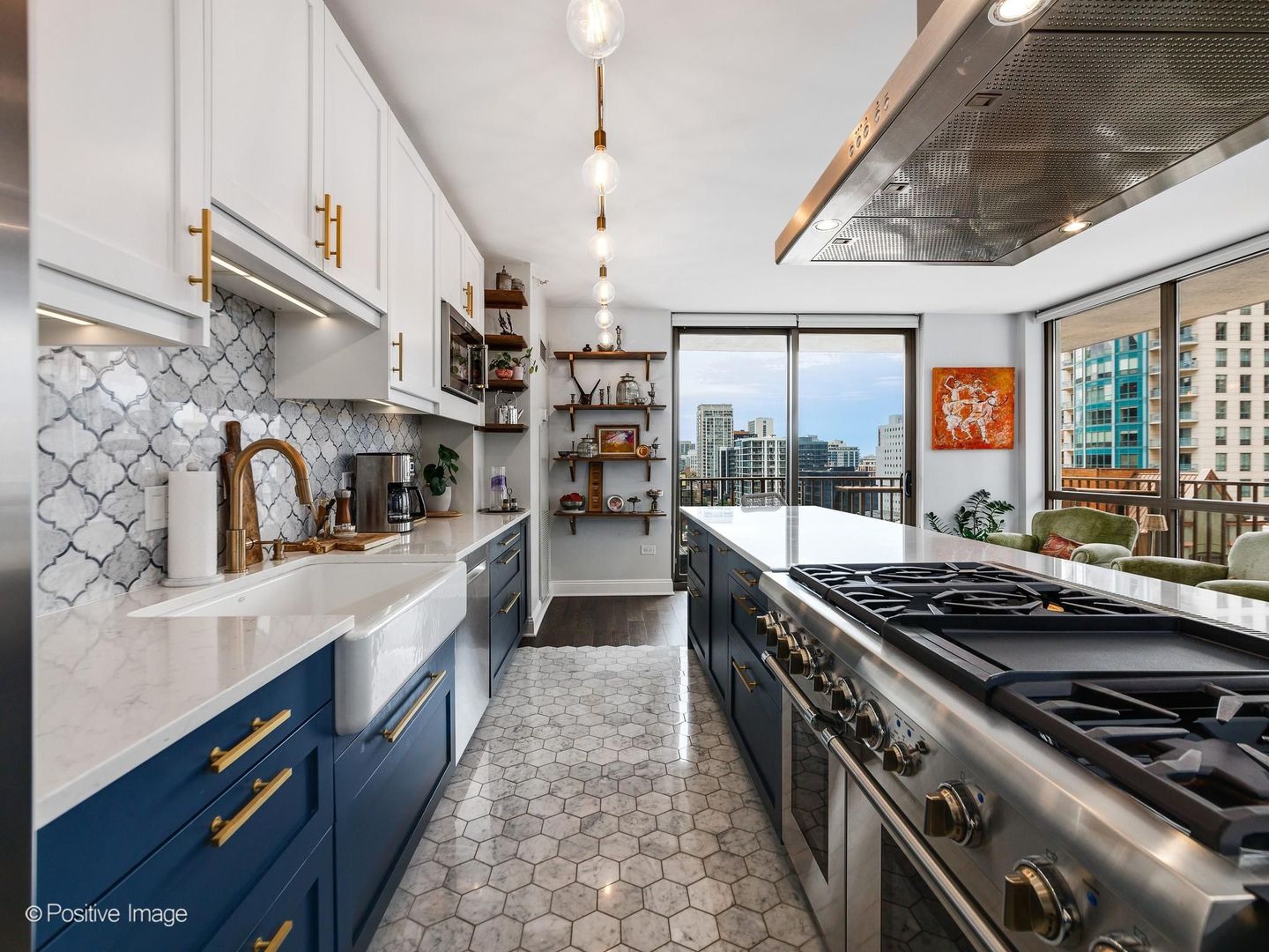635 N Dearborn Street Unit: 1301