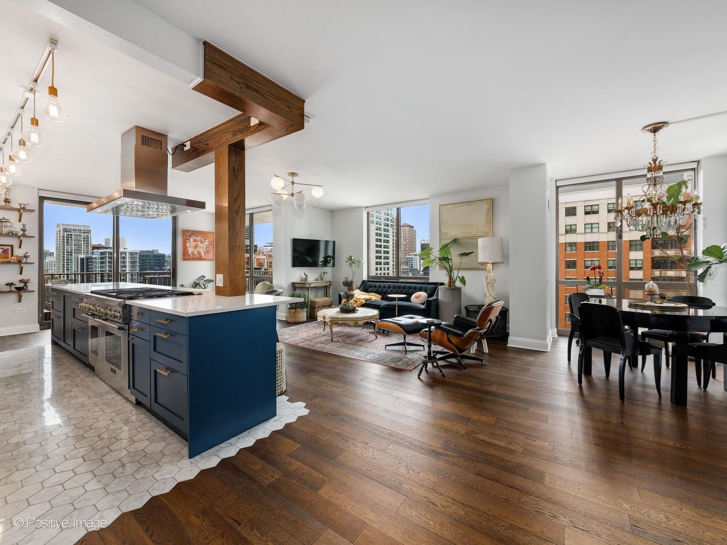 635 N Dearborn Street Unit: 1301