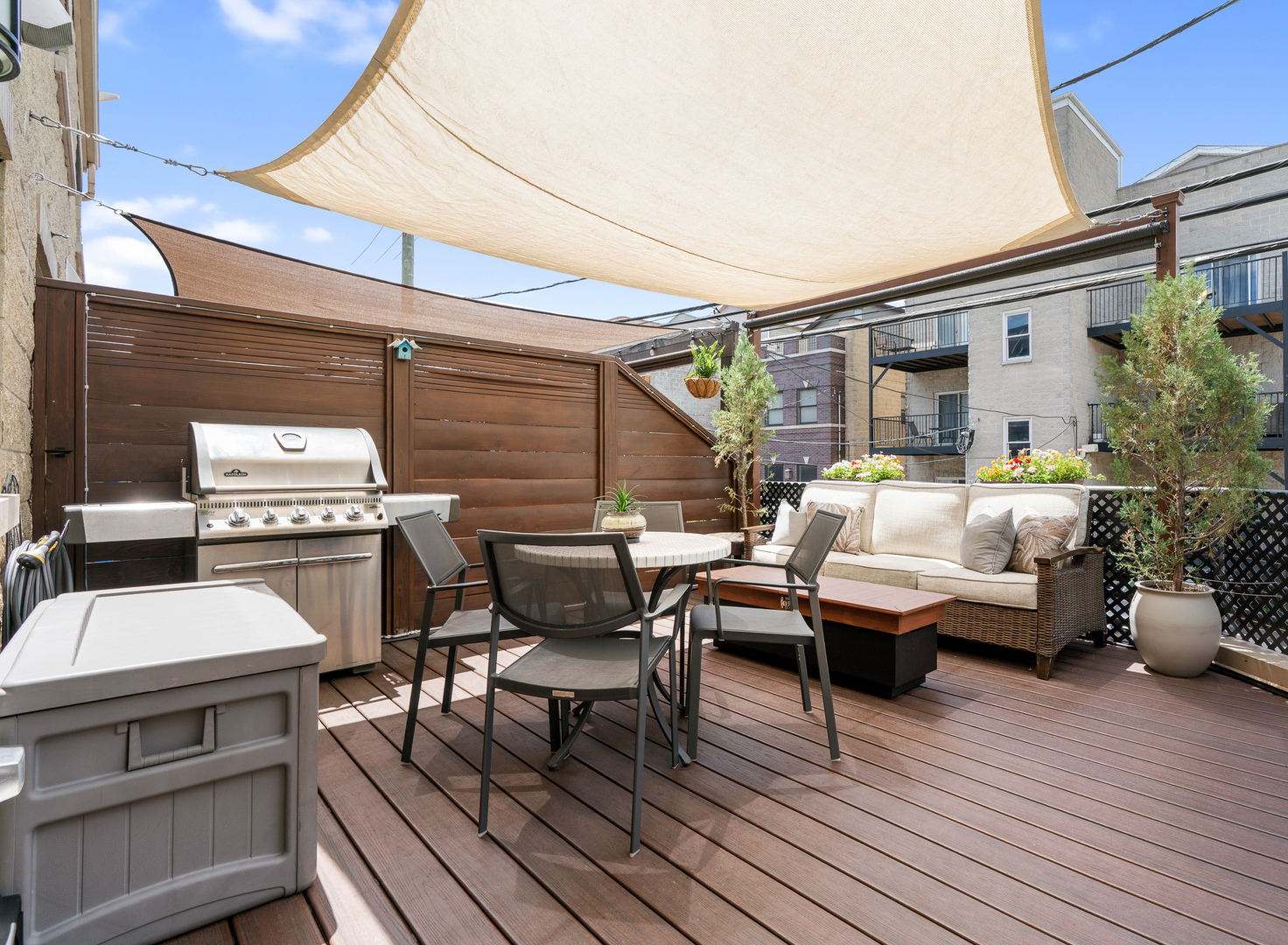 2740 N WAYNE Avenue Unit: F