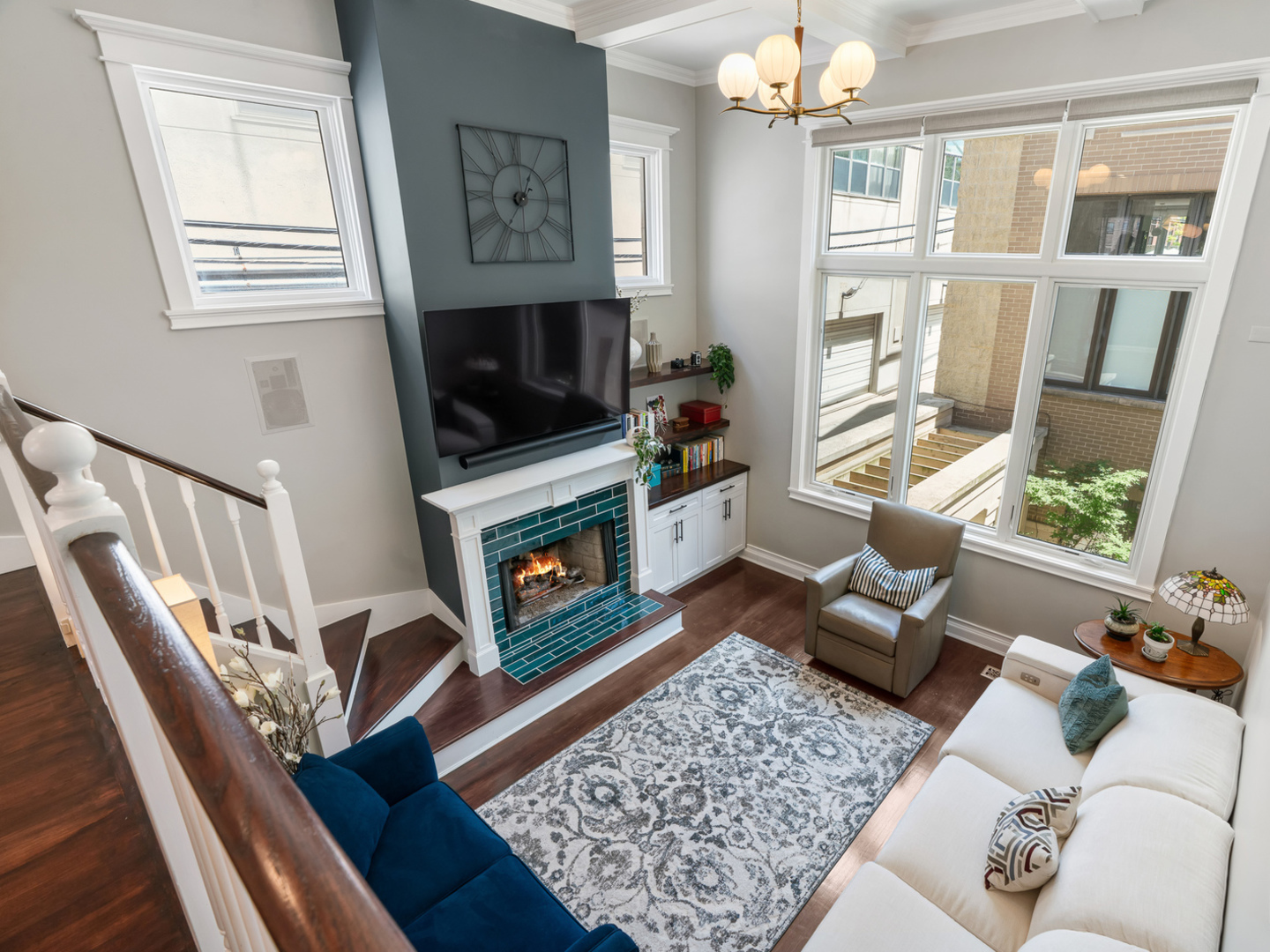 2740 N WAYNE Avenue Unit: F