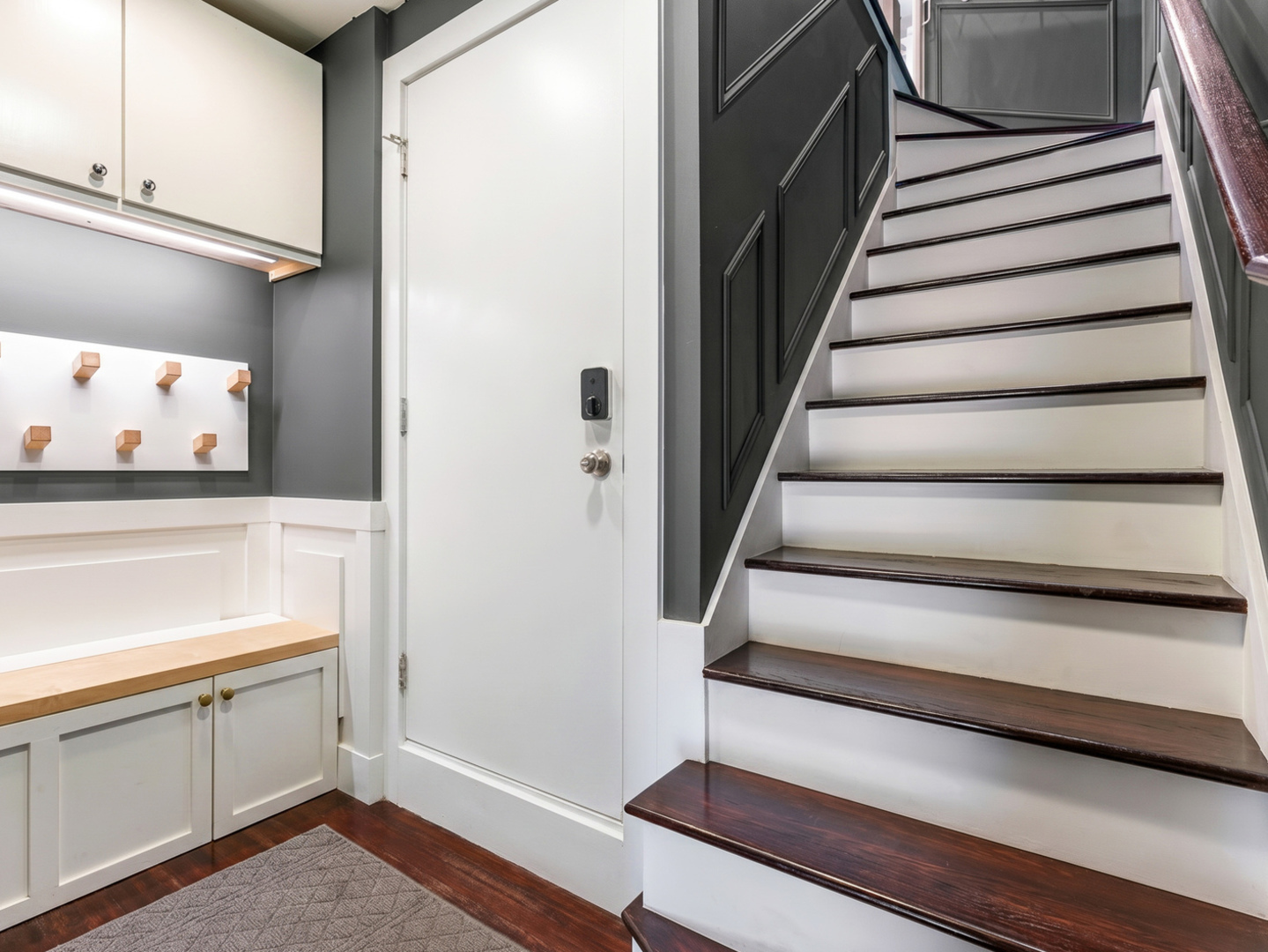 2740 N WAYNE Avenue Unit: F