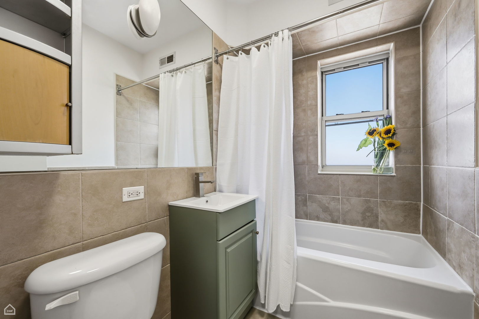 5400 S Harper Avenue Unit: 1403