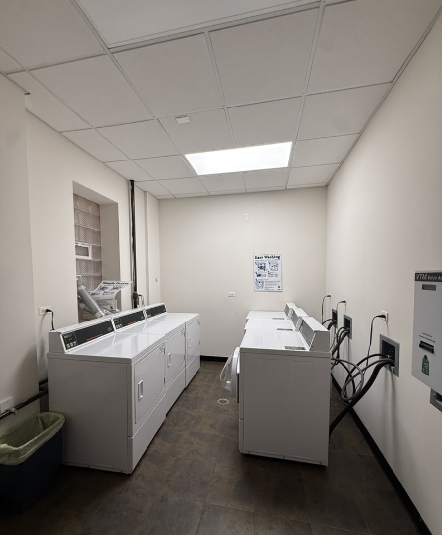 5400 S Harper Avenue Unit: 1403