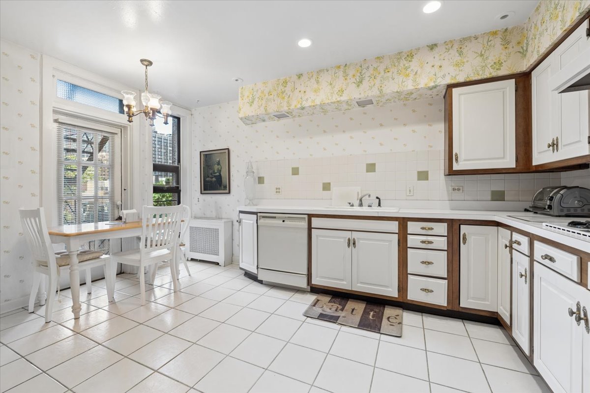 1448 N Lake Shore Drive N Unit: 5B