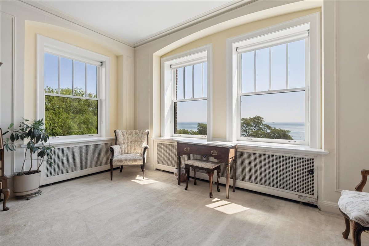 1448 N Lake Shore Drive N Unit: 5B